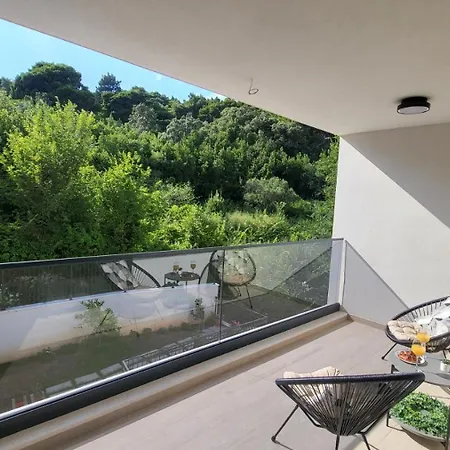 Family Peppina Apartament *