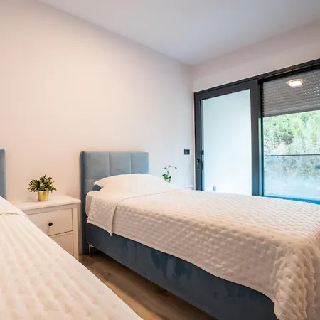 Family Peppina * دوبروفينك